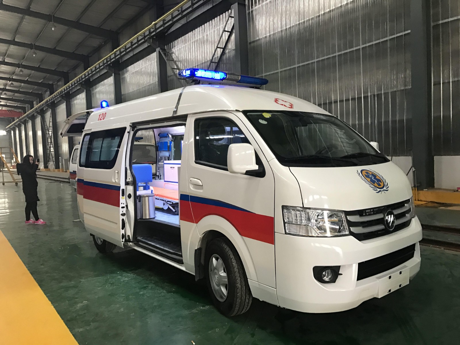 贵南县救护车转院